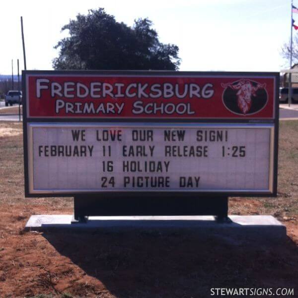 School Sign for Fredericksburg Primary School